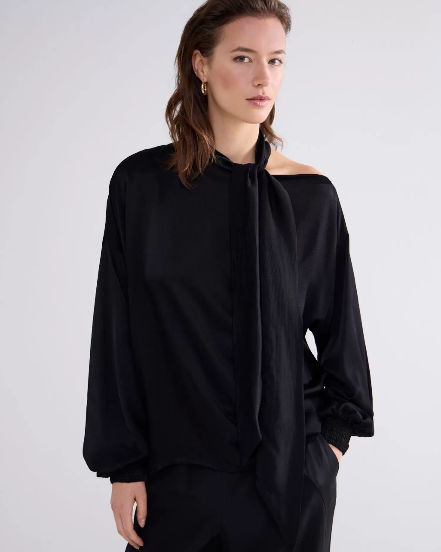 DAMES Summum Glanzende Top Met Strik